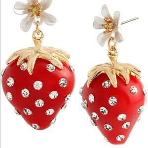 These earrings at “berry” fun! 🍓 Worn one time.